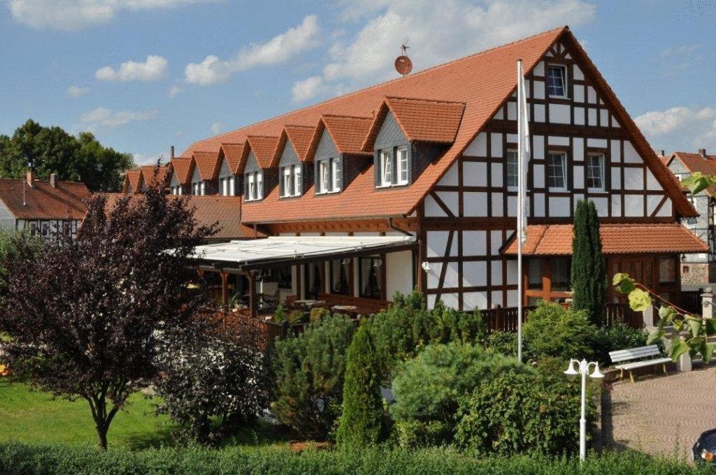Hotel Zum Stern Rauischholzhausen Esterno foto