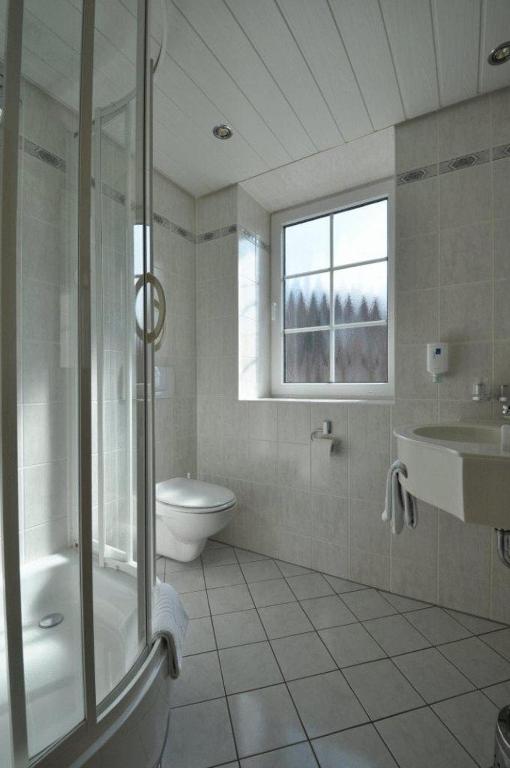 Hotel Zum Stern Rauischholzhausen Esterno foto
